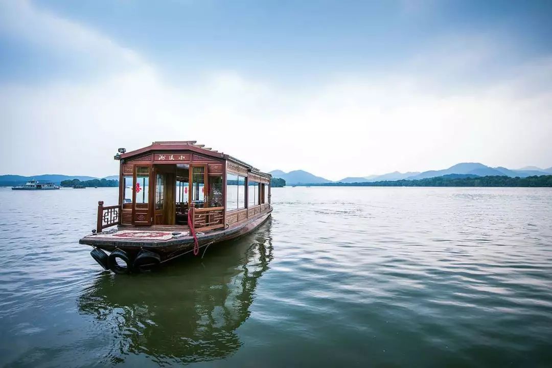 杭州旅游手信选购全攻略:轻松挑选正宗特产,让旅程记忆更美好 杭州旅游手信选购全攻略:轻松挑选正宗特产,让旅程记忆更美好